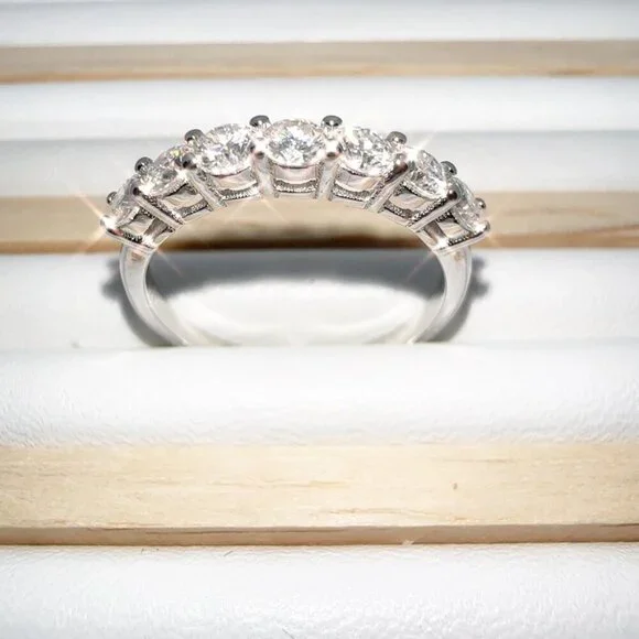 Sterling Silver Moissanite Wedding Band Ring 0.6ct DEF VVS1 - Picture 4 of 7